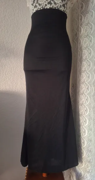 FALDA FLAMENCA NUEVA AJUSTADA CON VOLANTES talla S