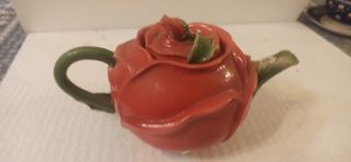 Teiera in ceramica a forma di rosa