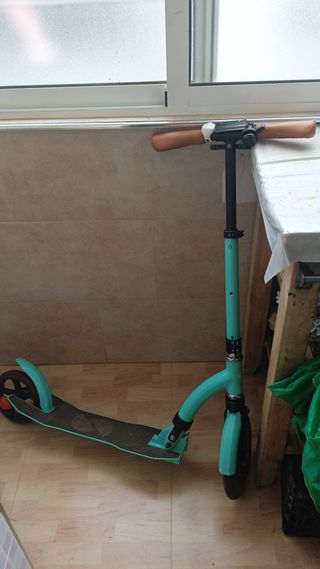 Patin con manillar plegable