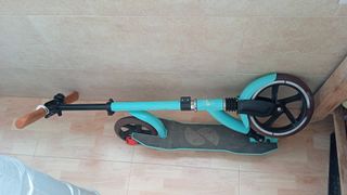 Patin con manillar plegable