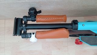 Patin con manillar plegable
