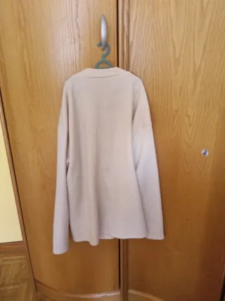 Chaqueta de punto beige con botones