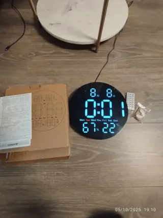 Reloj de pared LED digital