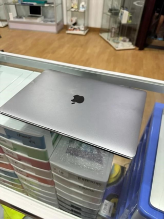 MacBook Pro 256GB 2020 i5 8GB RAM