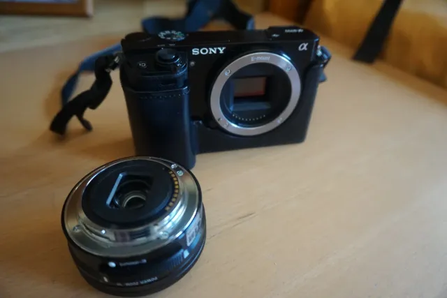 Sony A6000 . Cuerpo + Objetivo