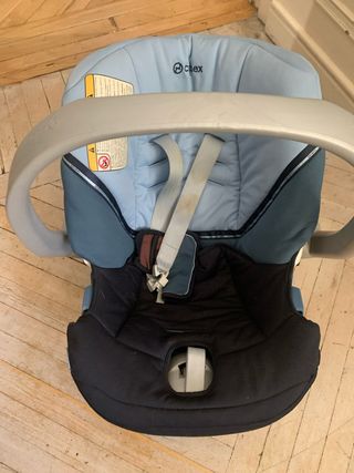 Maxi Cosi Cybex bebé azul