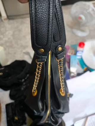Bolso Guess Negro Dorado auténtico
