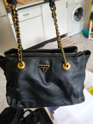 Bolso Guess Negro Dorado auténtico