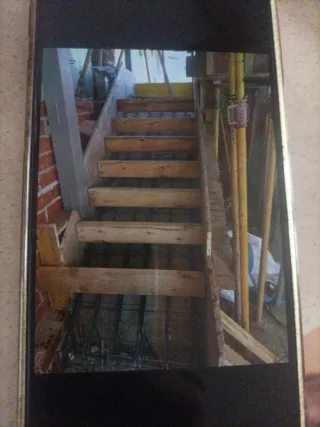 Se necesita peón para encofrador y ferralla