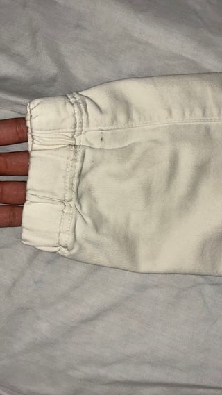 Pantalón cargo beige Zara