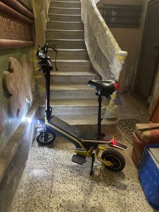 Patinete eléctrico con silla