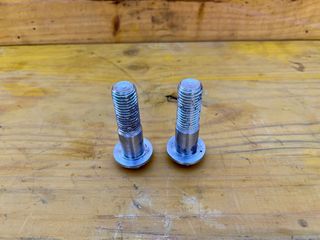 Tornillos basculante Harley Davidson Sportster