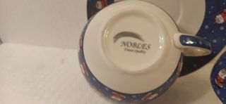 Teiera in porcellana con decoro natalizio