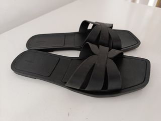 Chanclas elegantes negras