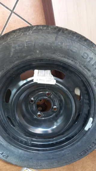 Neumatico 195/65/15 continental