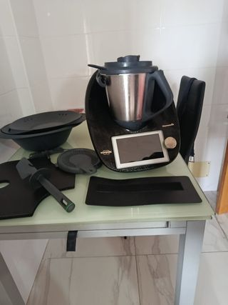 Thermomix Vorwerk con accesorios TM6140