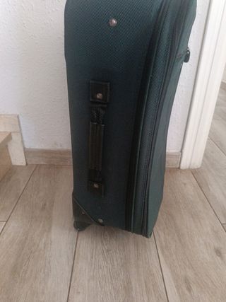 Maleta Samsonite Verde
2 ruedas 23 kg facturar bod