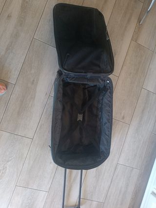 Maleta Samsonite Verde
2 ruedas 23 kg facturar bod
