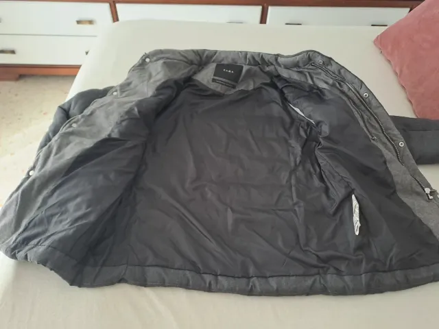Chaqueta Zara gris acolchada