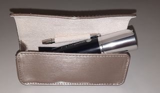 Sunglass Hut Kit per Pulizia Occhiali con Astuccio
