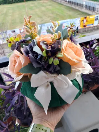 Bon bon floreale verde con fiocco