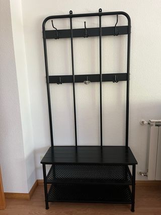 Perchero y banco Ikea negro. Se entrega desmontado