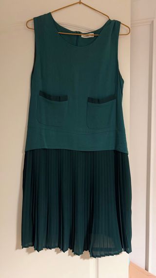 Vestido Lavand verde con falda plisada