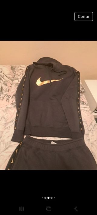 Chandal  Deportivo Nike Negro y Dorado