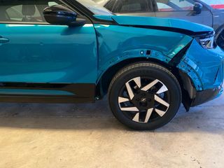 Opel Mokka 2025 accidentado 19 mil kilometros 