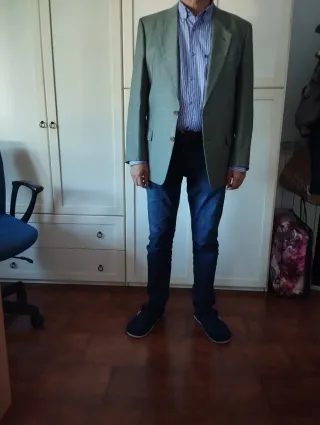 Completo uomo taglio classico, taglia 50 Italiana 