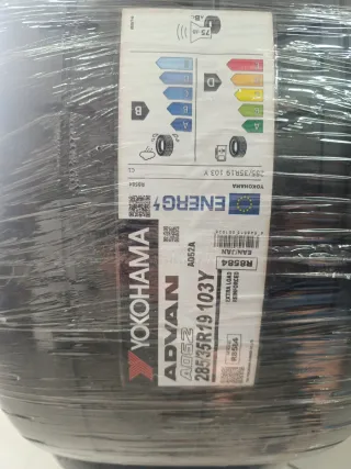 Yokohama Advan A052