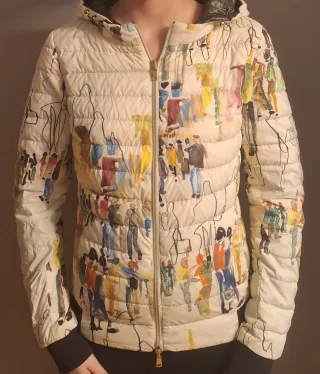 Anorak reversible verde o estampado multicolor