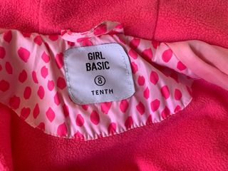 Cazadora niña estampada rosa con capucha.