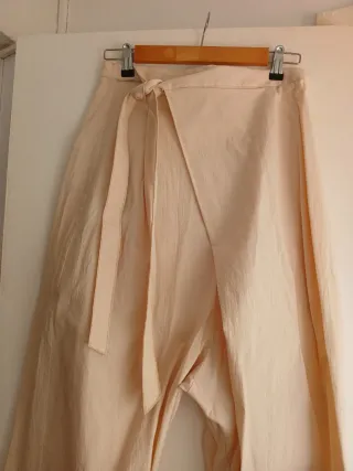 Pantalón ancho beige mujer
