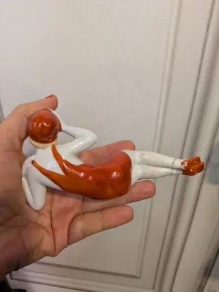 Figura porcelana Art Decó mujer nadadora
