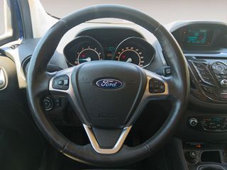 Ford Tourneo Courier 1.0 EcoBoost Titanium