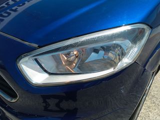Ford Tourneo Courier 1.0 EcoBoost Titanium