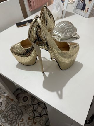 Zapatos de plataforma RAM DRAG dorados