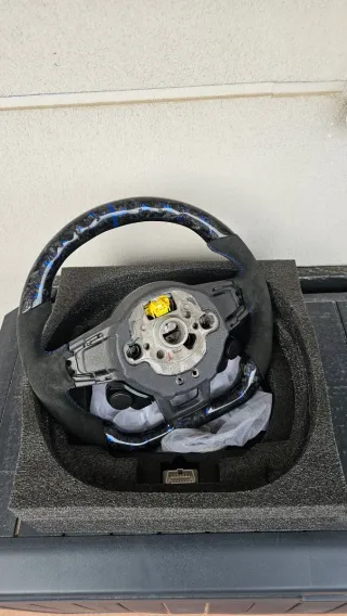 Volante Golf 7 R Carbono Forjado y pantalla LED