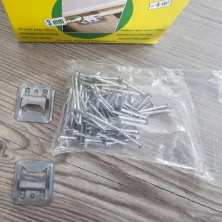 200 Clips para Lambris + Clavos.