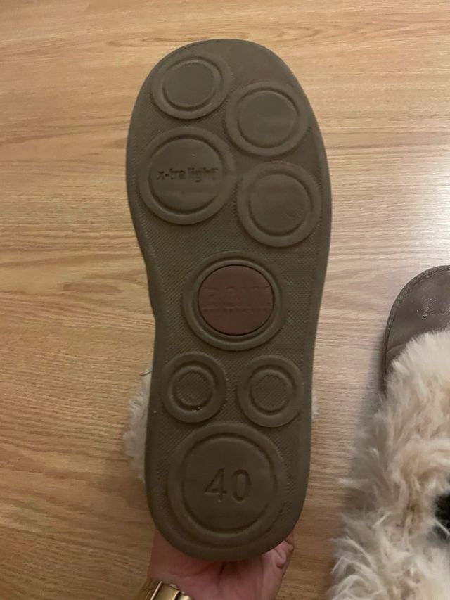 Botas B&W doradas con pelo