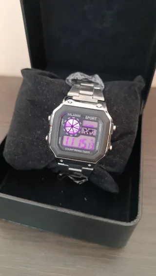 Reloj Digital Deportivo Metálico