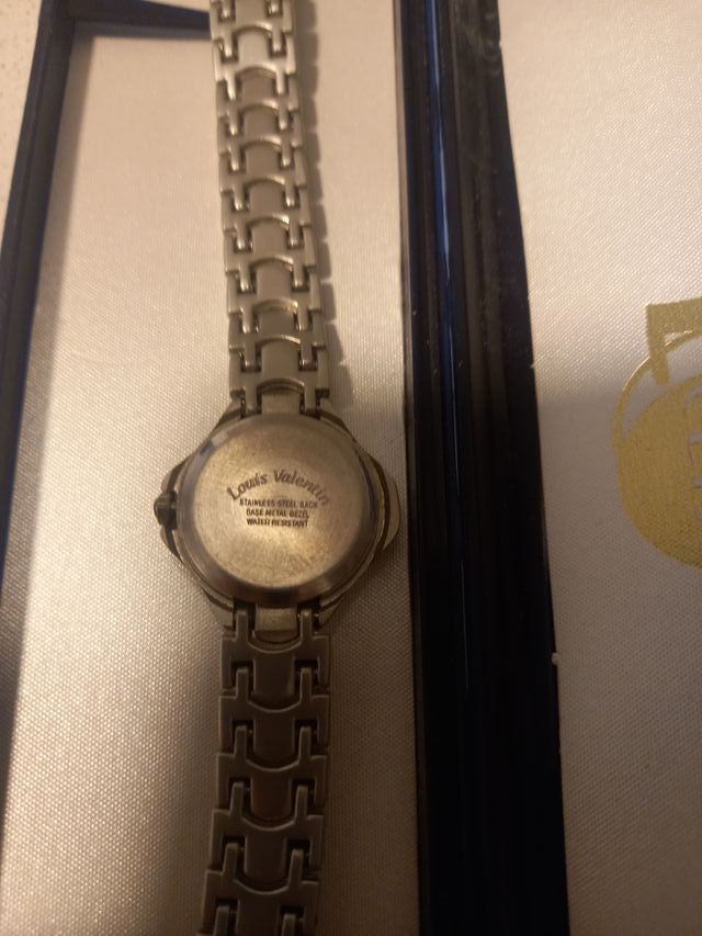 Reloj Louis Valentin Pulsera plateada.