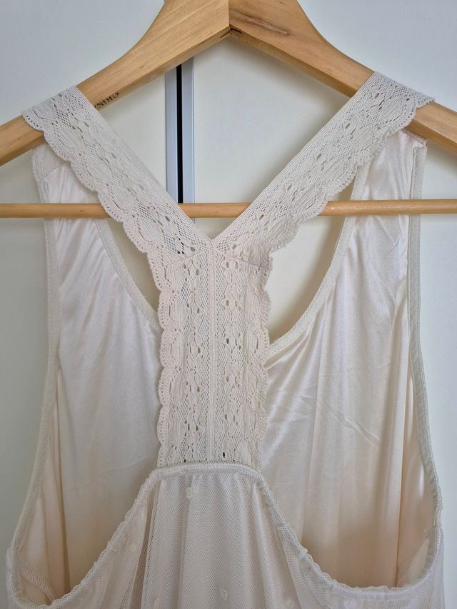 Vestido lencero midi encaje crema