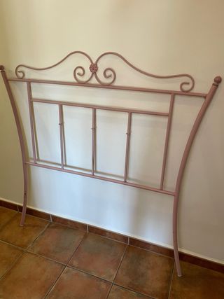 Cabecero de forja rosa
