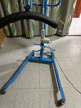 Grua para la movilizacion de personas 