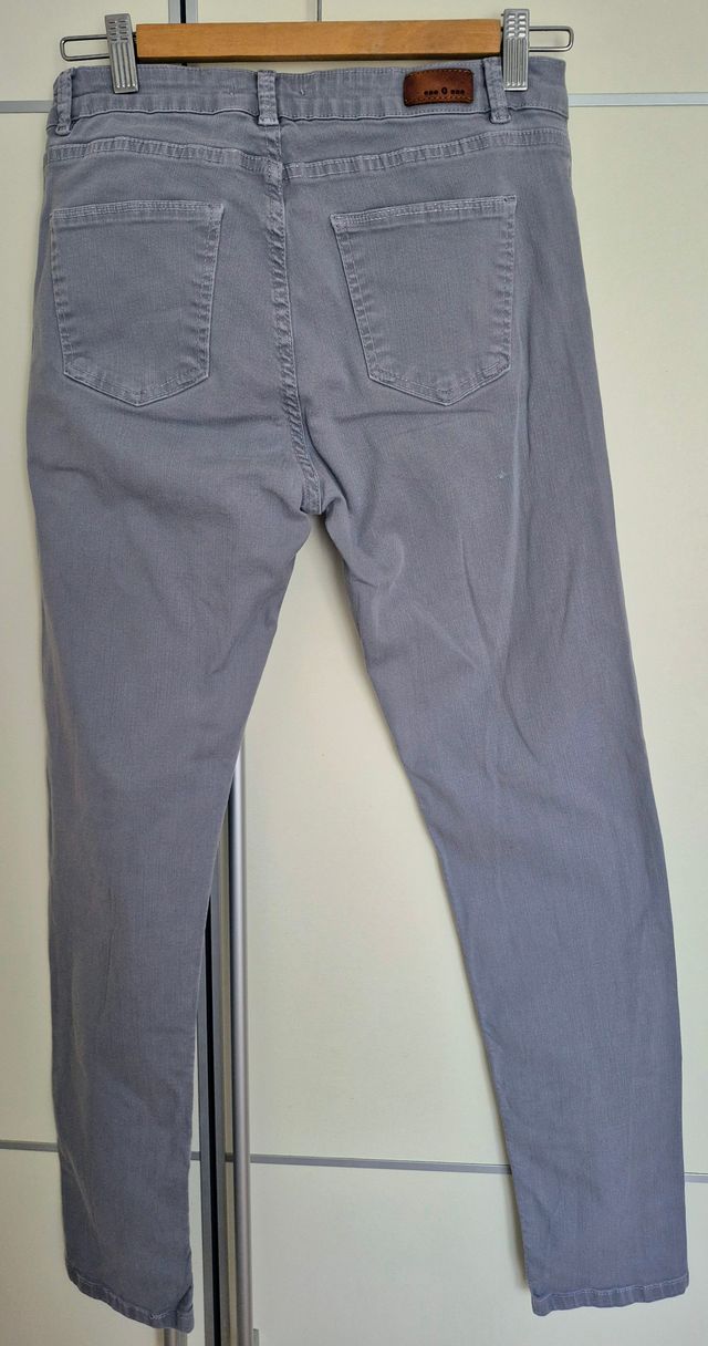 Pantalón vaquero gris Eseoese