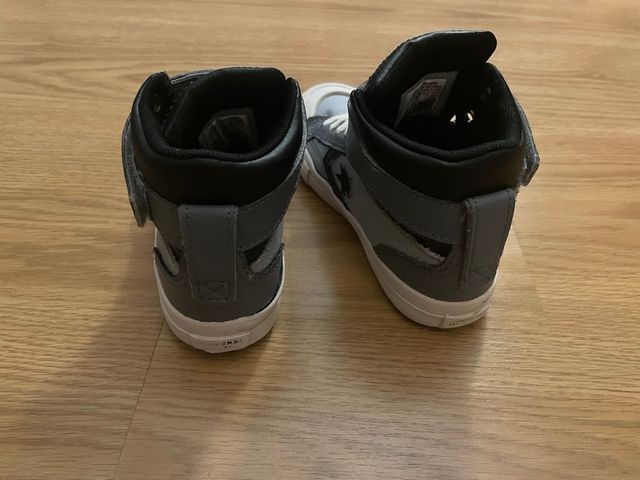 Botas Converse niño grises
