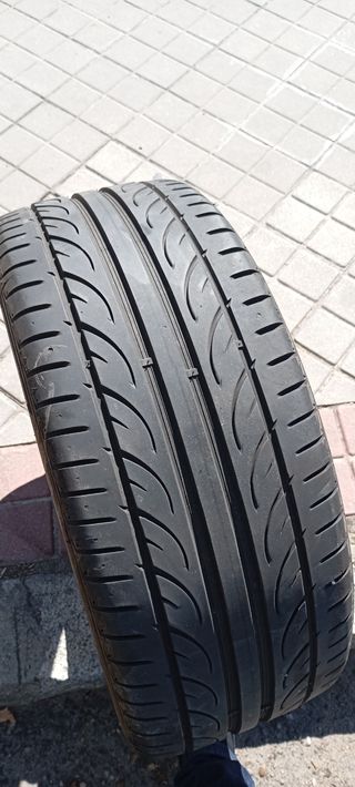 Neumático Hankook 225/45/17 94Y
Es una sólo 