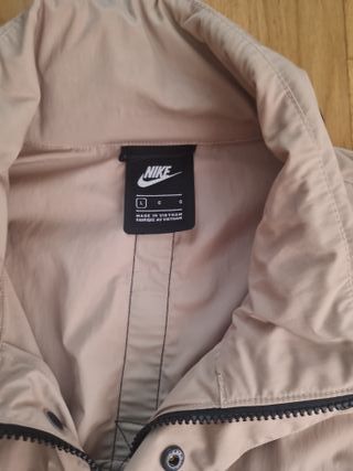 Impermeable Nike Hombre Beige